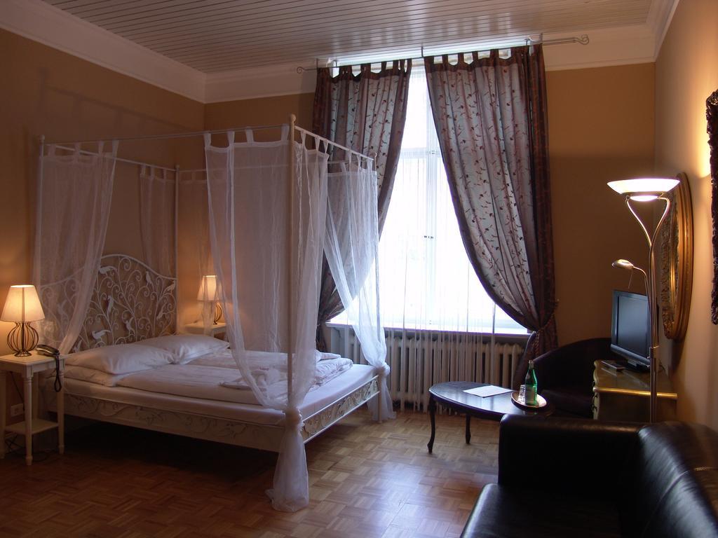 Hotel-Maison Am Olivaer Platz Berlin Room photo